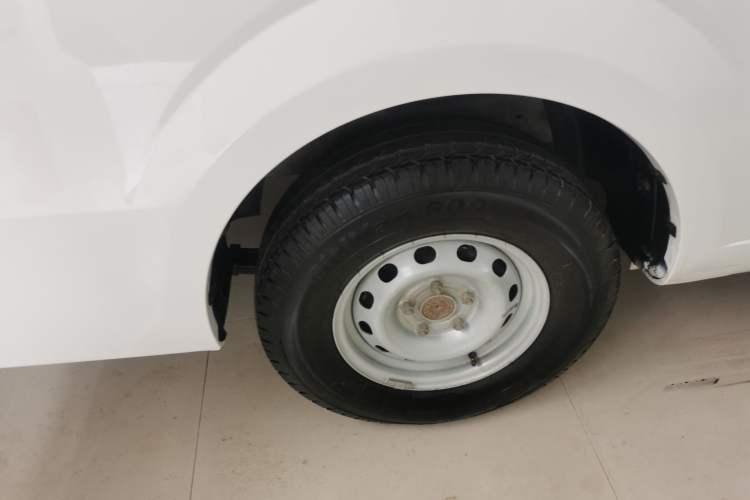 Used Farizon Xingxiang V 2023 V6E Zhonghang Lithium Battery 38.64kWh Value Edition