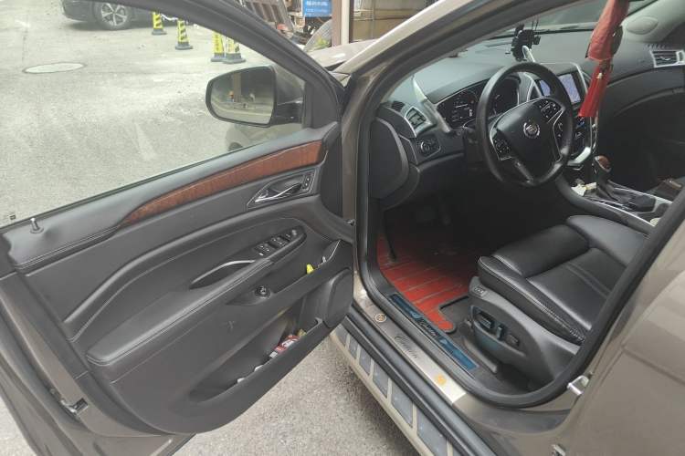 Used Cadillac SRX 2015 3.0L Elite Model
