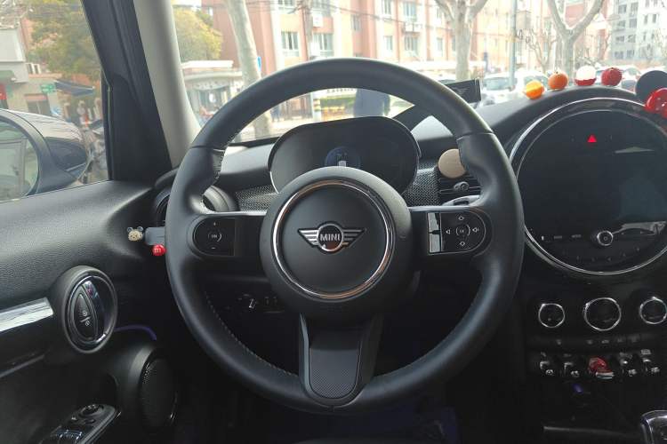 Used MINI 2022 1.5T COOPER Classic Edition Five-Door Version
