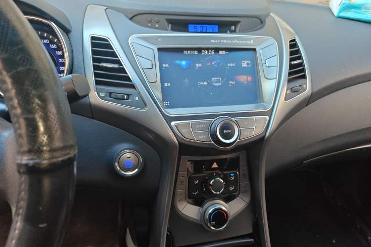 Used Hyundai Elantra (5th Generation / Langdong) 2012 1.6L Automatic Leading Model