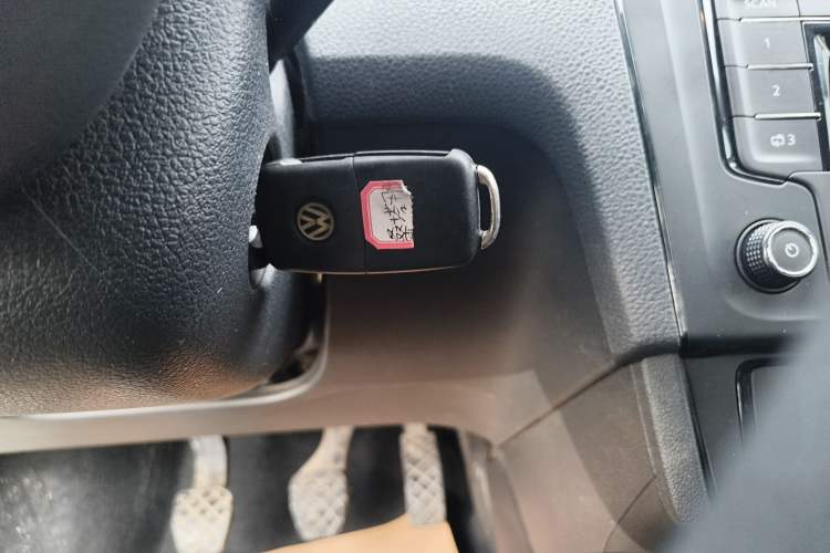 Used Volkswagen Santana 2016 1.4L Manual Fashion Edition Interior 1