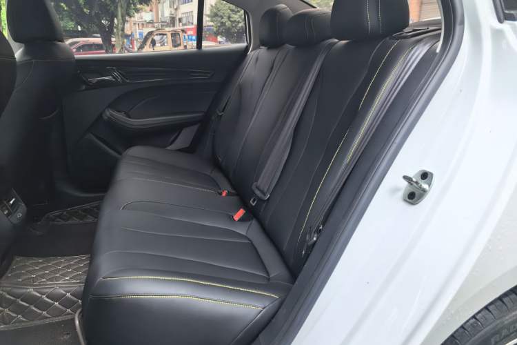 Used Roewe i5 2021 1.5L CVT Black Gold Edition