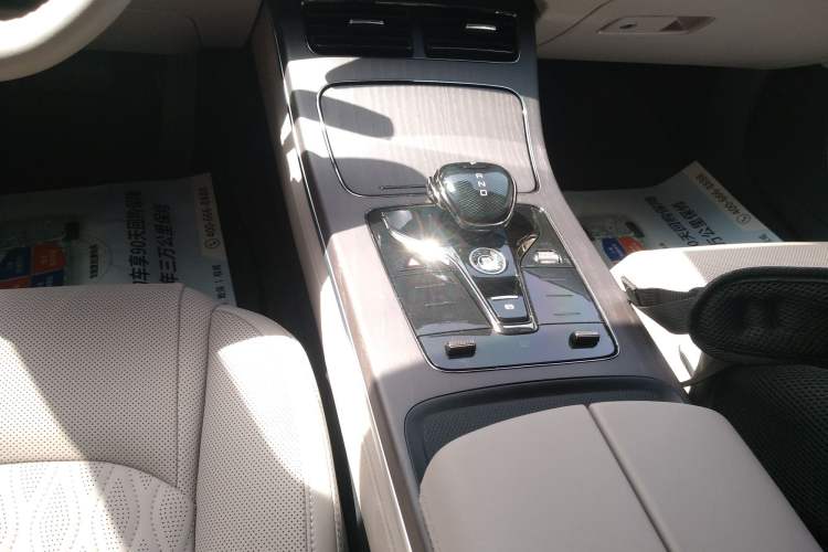 Used BYD Han 2025 DM-i Intelligent Driving Edition 125KM LiDAR Flagship Model
