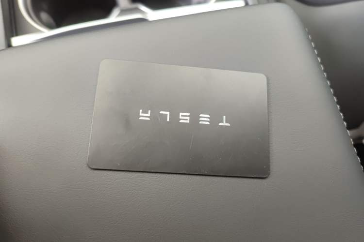 Used Tesla Model 3 2023 Long-Range All-Wheel-Drive Version Interior 1