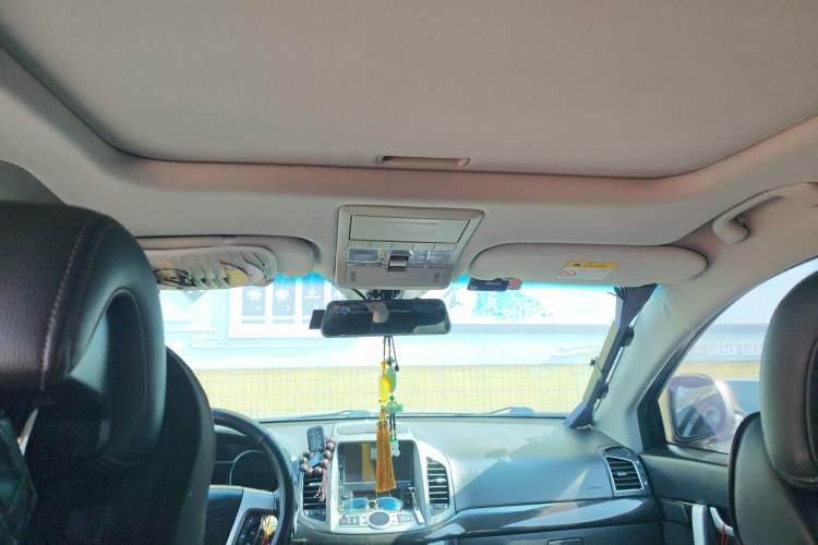 Used Chevrolet Captiva 2015 2.4L 4x4 Flagship Edition 7-Seater
