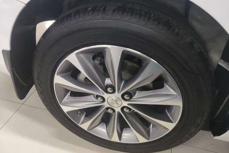 Used Chevrolet Monza 2021 320 Automatic Enjoyment Sunroof Edition Right Rear Wheel Hub