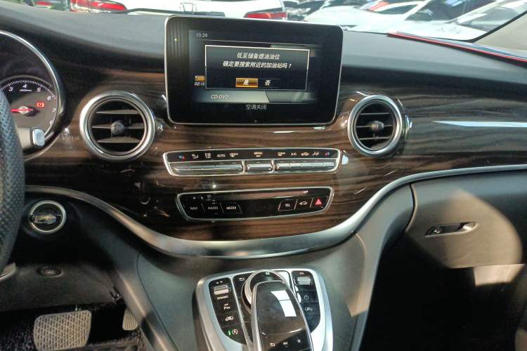 Used Mercedes-Benz V-Class 2017 V 260 Avantgarde Edition
