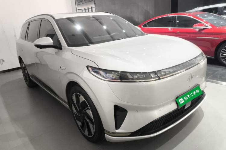 Used Dongfeng eπ eπ008 2024 210Max Range-Extended Version 6 Seats Front Right 45 Deg