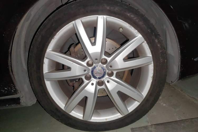 Used Mercedes-Benz CLS 2012 CLS 300 CGI Right Front Wheel Hub