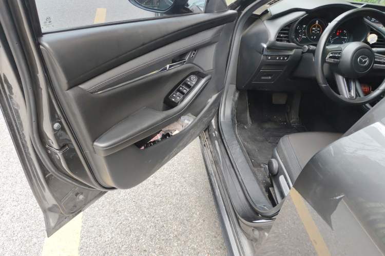 Used Mazda 3 Axela 2020 2.0L Automatic ZhiXuan Edition Driver Seat