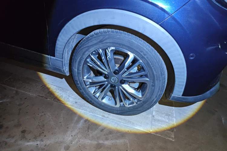 Used Leapmotor T03 2021 400 Luxury Edition Right Front Wheel Hub