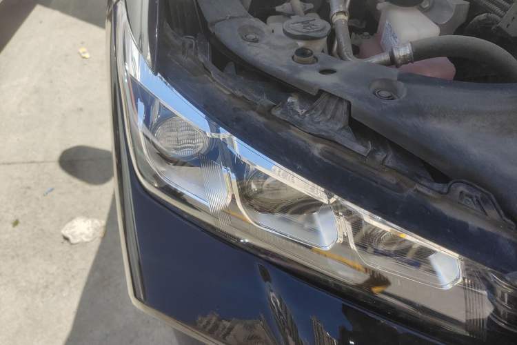 Used Toyota Avalon 2019 Dual-Engine 2.5L Luxury Edition China V Standard Right Front Headlight