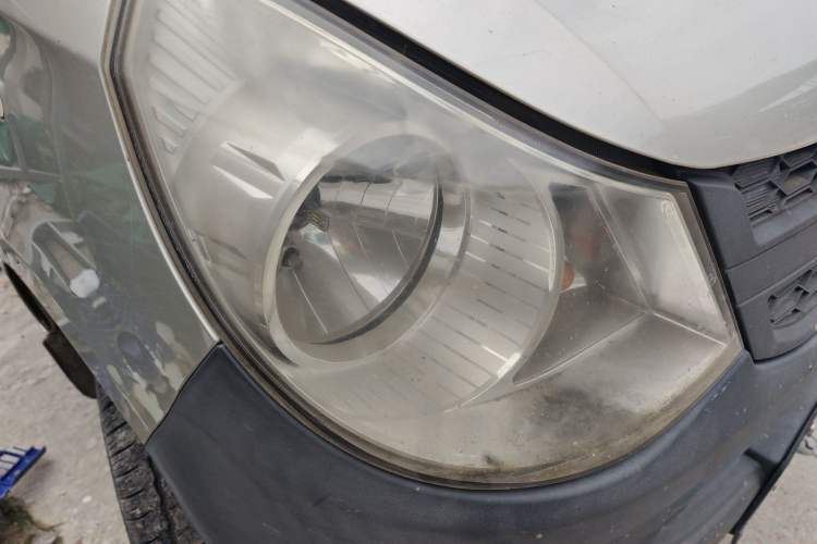 Used Wuling Zhiguang 2015 1.2L S Practical Model LSI Right Front Headlight