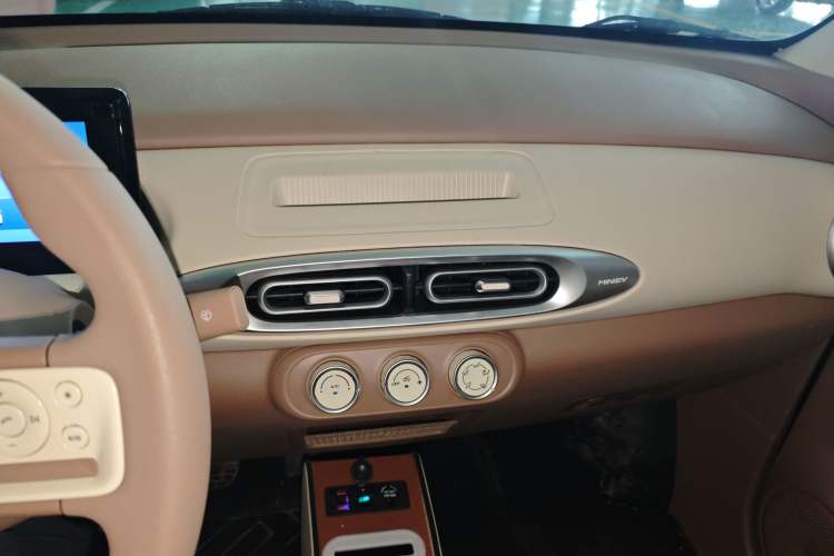 Used Wuling Hongguang MINIEV 2025 Four-Door Version Advanced Edition
