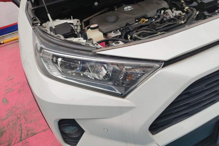Used Toyota RAV4 2022 Dual-Engine 2.5L E-CVT Four-Wheel Drive Elite Plus Edition Right Front Headlight