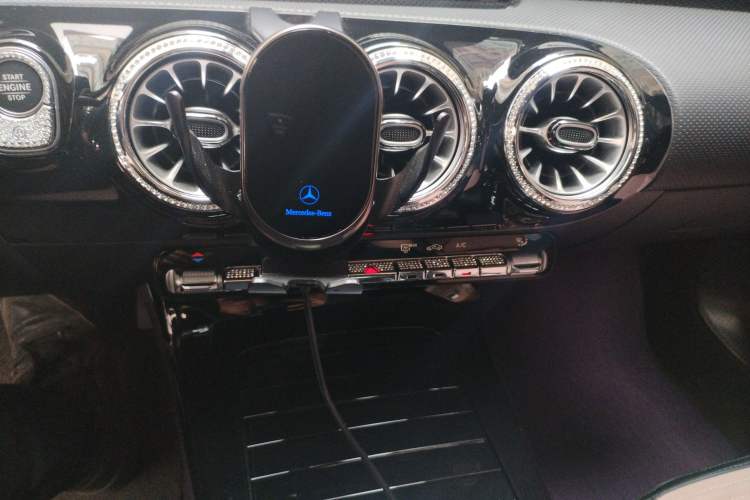 Used Mercedes-Benz A-Class 2022 Second Facelift A 200 L Sport Sedan Fashion Version Audio And AC Panel