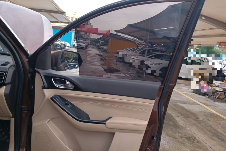 Used Baojun 730 2014 1.5L manual Comfort version 7 seats
