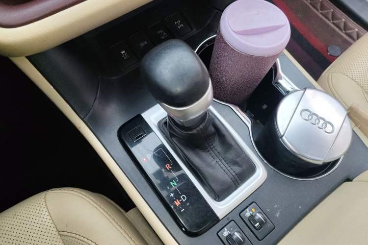 Used Toyota Highlander 2017 2.0T Four-Wheel Drive Luxury Edition 7 Seats Gear Lever