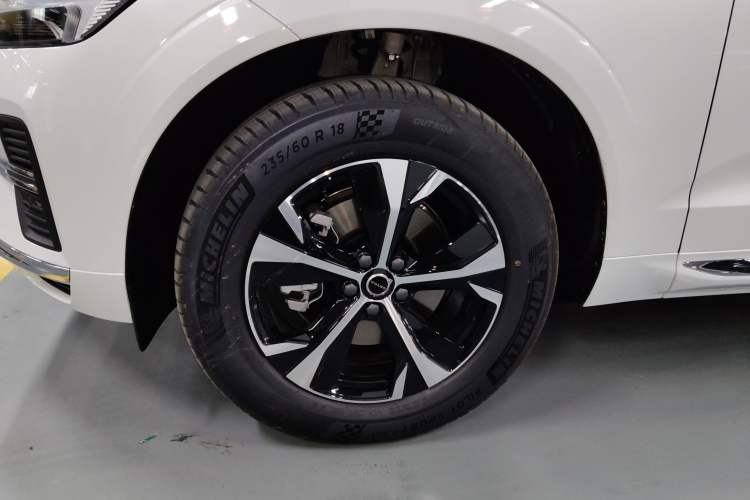 Used Volvo XC60 2026 B5 4x4 Smart Luxury Edition