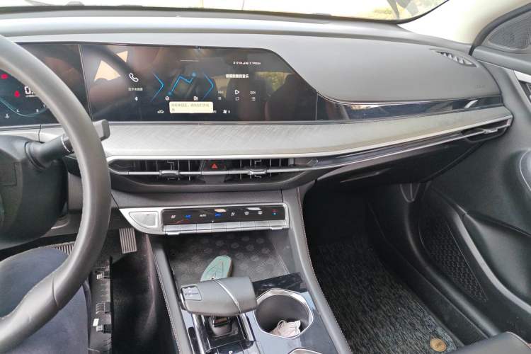 Used Changan Eado 2022 PLUS Blue Whale NE 1.4T GDI DCT Prestige Edition
