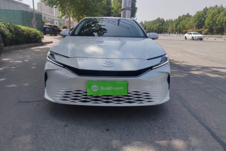 Used Toyota Camry 2024 Dual-Motor 2.0 HE Elite Edition
