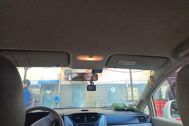 Used Venucia D50 2015 1.6L Manual Fashion Edition
