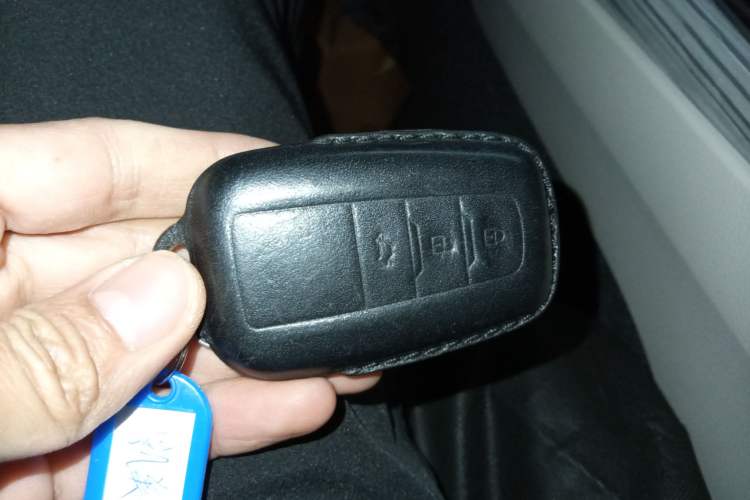 Used Toyota Camry 2018 Dual-Engine 2.5 HG Luxury Edition
