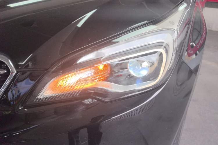 Used Buick Envision 2018 20T Two-Wheel-Drive Elite Model