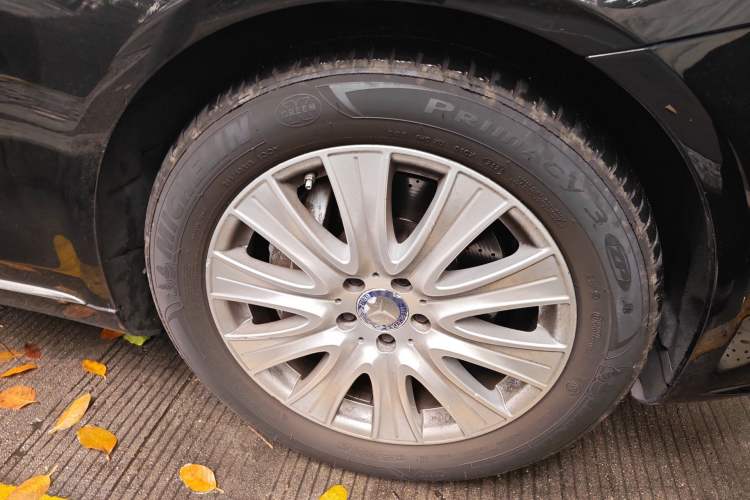 Used Mercedes-Benz S-Class 2014 S 320 L Luxury Model Right Front Wheel Hub