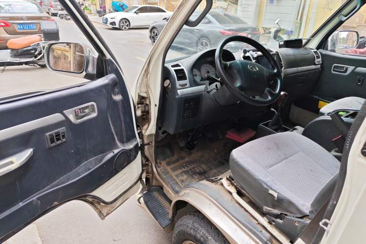 Used King Long Golden Way 2016 2.0L Value-Plus Edition 4G20
