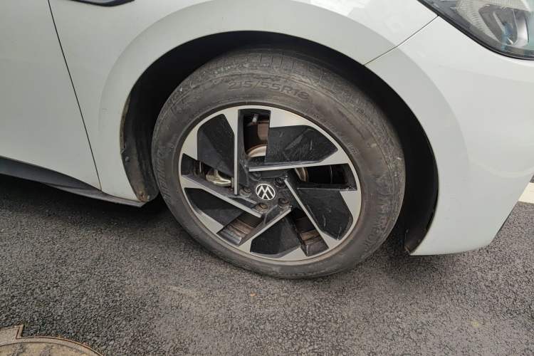 Used Volkswagen ID.3 2023 Pure Smart Edition Right Front Wheel Hub