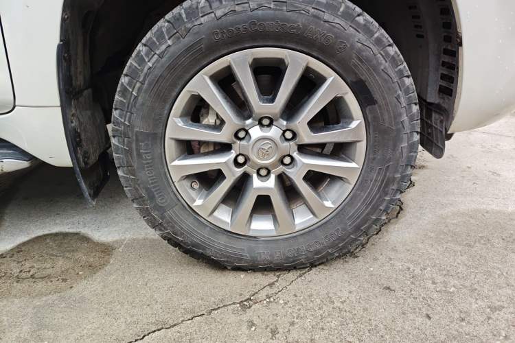 Used Toyota Prado 2018 3.5L Automatic TX-L Right Front Wheel Hub