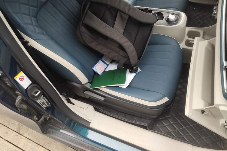 Used ORA Good Cat 2021 400km Standard Range Venus Edition Lithium Iron Phosphate Right Front Seat