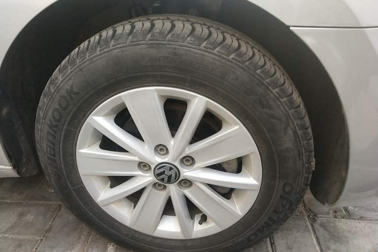 Used Volkswagen Jetta 2015 Value Edition 1.6L Manual Fashionable Style
