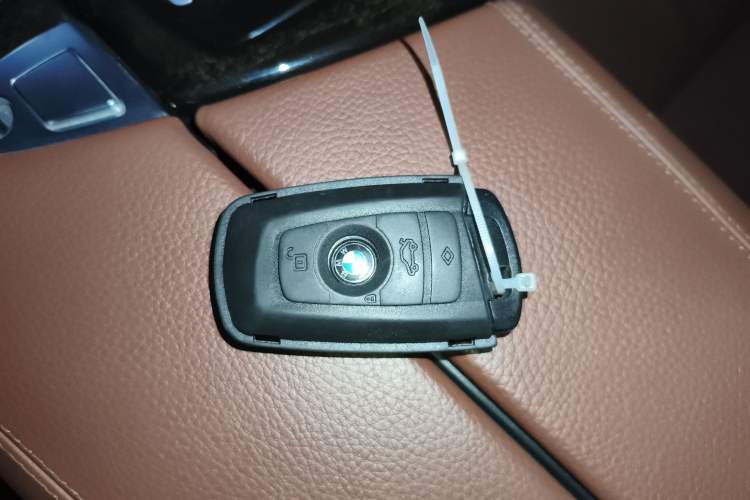 Used BMW 5 Series 2017 528Li Leading Model
