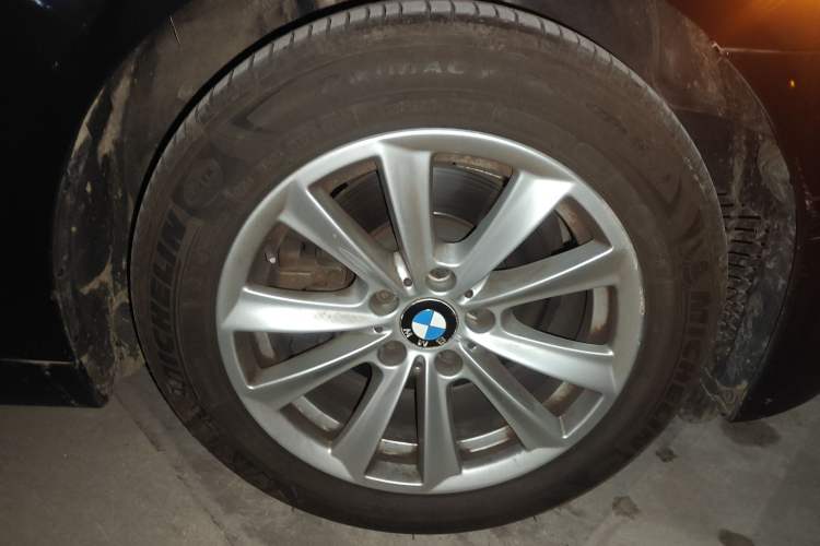 Used BMW 5 Series 2011 523Li Luxury Model
