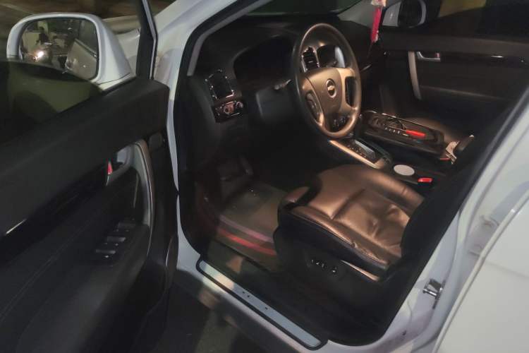 Used Chevrolet Captiva 2014 2.4L Two-Wheel Drive Urban Version 7 Seats Driver Seat