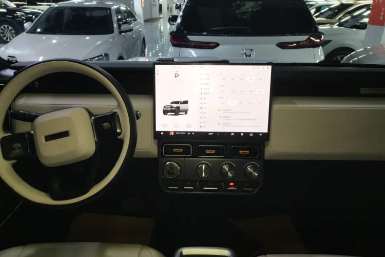 Used iCAR V23 2025 401 Two-Wheel Drive Advanced Edition Audio And AC Panel