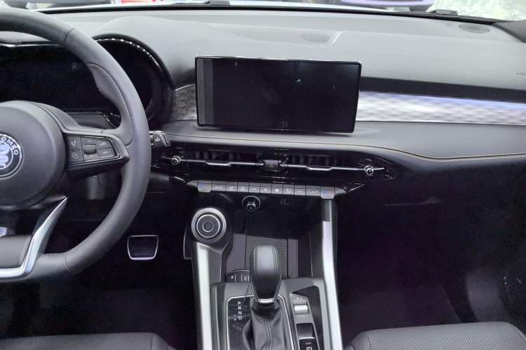 Used Alfa Romeo Tonale 2023 2.0T 268HP AWD Veloce Track Edition
