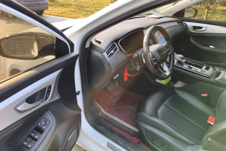 Used Roewe i6 MAX 2020 300TGI Automatic "Swell Cool Smart Drive" Edition