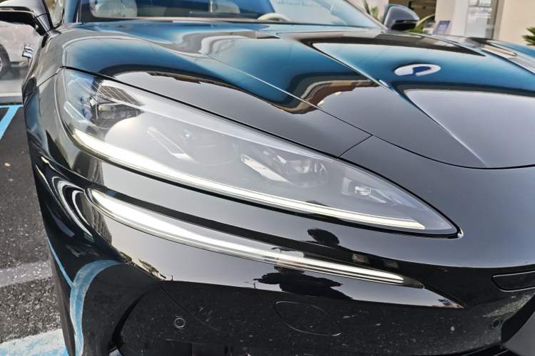 Used Denza Z9GT 2024 1100 4x4 Pro Version Right Front Headlight