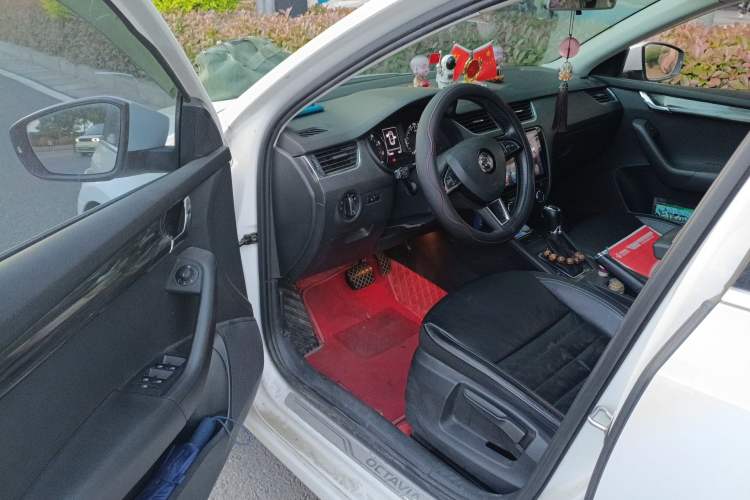 Used Skoda Octavia 2017 1.6L Automatic Smart Drive Edition
