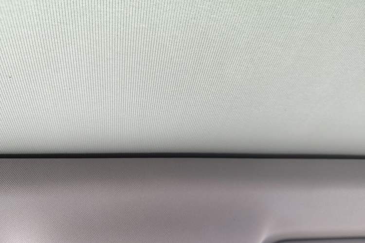 Used Roewe RX5 2019 20T Two-Wheel Drive Automatic Ali Smart Connectivity Platinum Edition Headliner