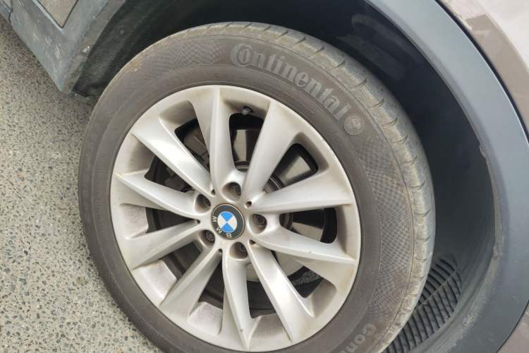 Used BMW X3 2013 Facelifted xDrive20i Luxury Edition Right Front Wheel Hub