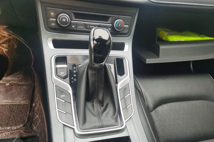 Used Geely Auto Emgrand 2021 UP 1.5L CVT Luxury Model Gear Lever