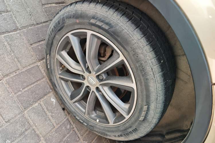 Used Geely Auto Emgrand X7 Sport 2018 1.8TD Manual Two-Wheel Drive Smart Connect 4G Internet Edition Exterior 3