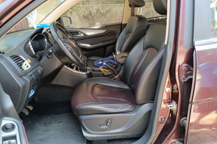 Used Baojun 560 2015 1.8L manual luxury version