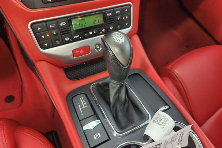 Used Maserati GranTurismo 2007 4.2L Standard Edition Gear Lever