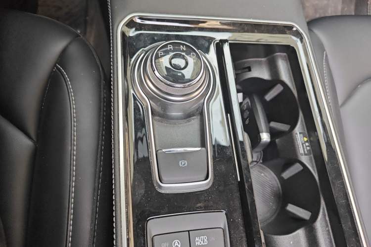 Used Ford Edge 2021 PLUS EcoBoost 245 Two-Wheel-Drive Titanium 7-Seater
