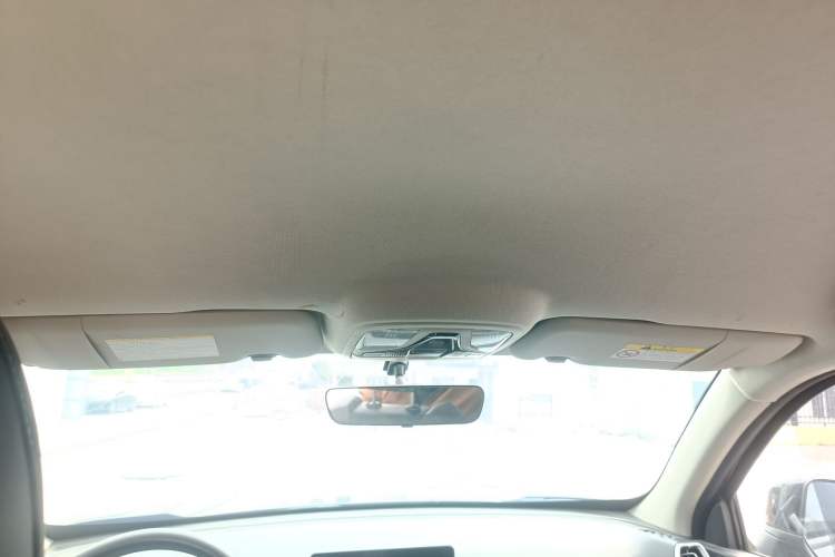 Used Great Wall King Kong Poer 2023 2.0T Manual Diesel Two-Wheel Drive Elite Version Long Bed Flatbed – GW4D20M
